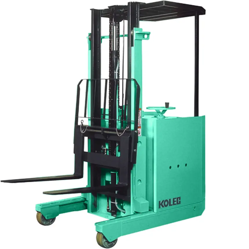 リーチ式フォークリフト