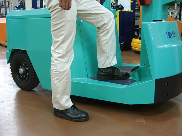 乗り降りしやすい低床フロア