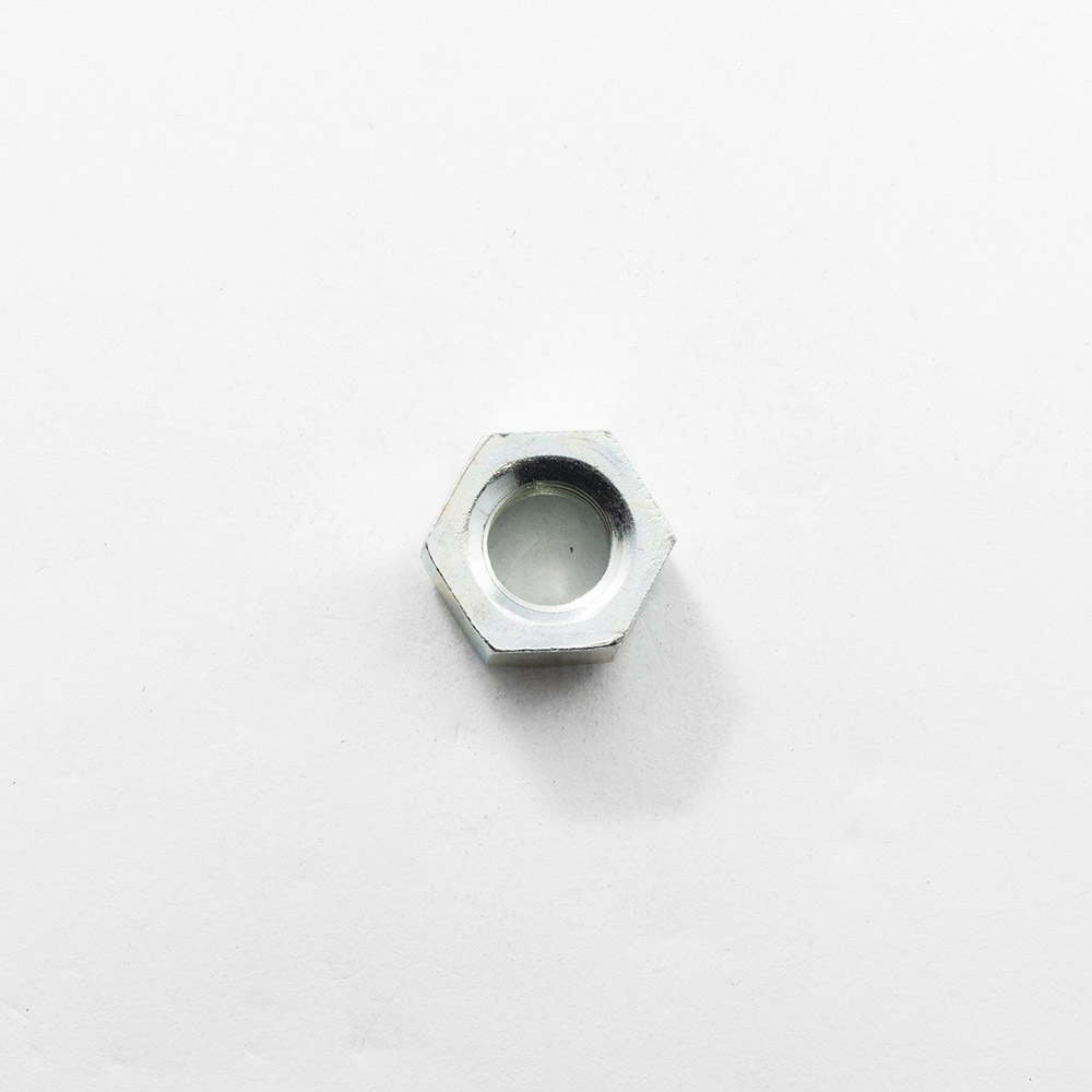 ナット